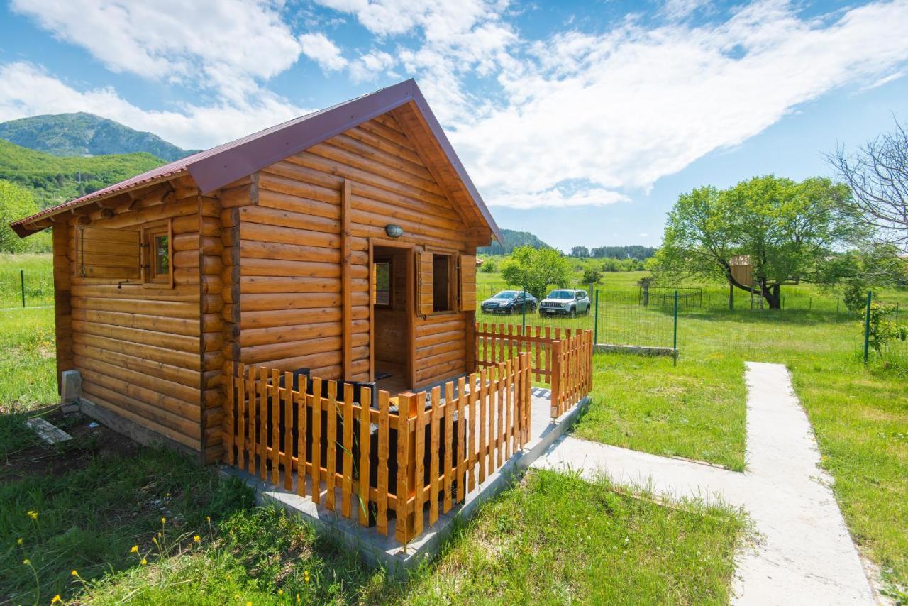 Lovcen Mountain Cottages Njegusi Exterior photo