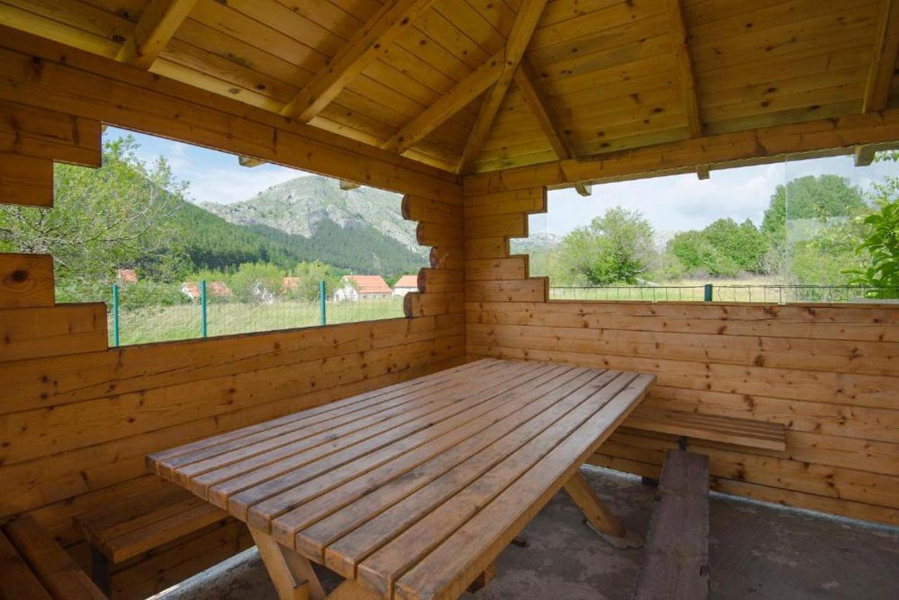 Lovcen Mountain Cottages Njegusi Exterior photo