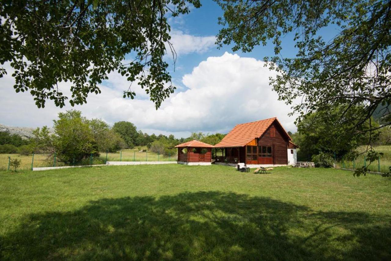 Lovcen Mountain Cottages Njegusi Exterior photo